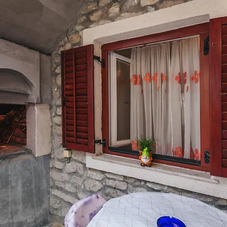 Vikendica Emi By Interhome *