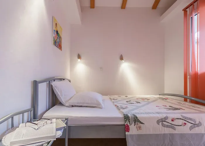 Emi By Interhome Vikendica *